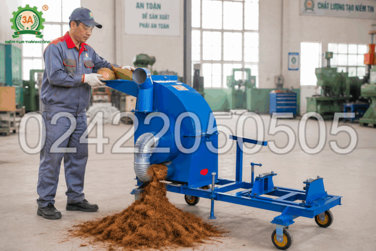 Máy nghiền vỏ dừa tươi 3A đang hoạt động tại xưởng