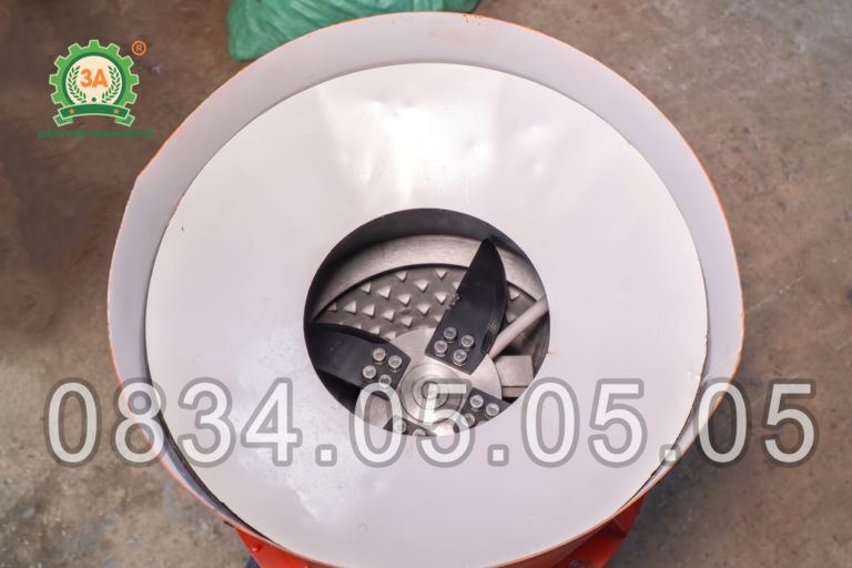 của nạp liệu máy băm vỏ sầu riêng